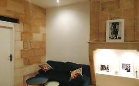 Modern Flat Historic Center